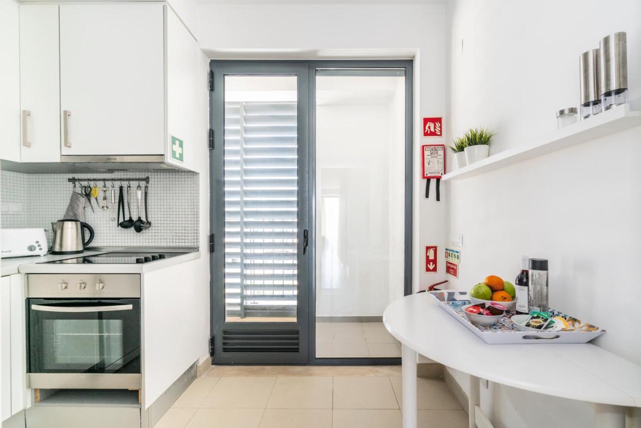 Bright & Spacious 2 Bed Flat 2 Bath W Garage In Lagos Marina Eksteriør billede