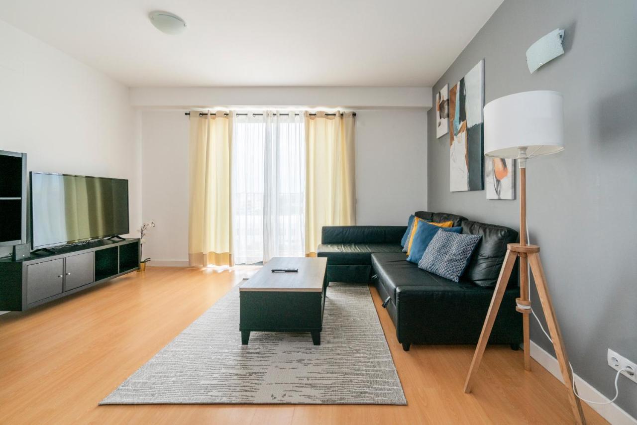 Bright & Spacious 2 Bed Flat 2 Bath W Garage In Lagos Marina Eksteriør billede
